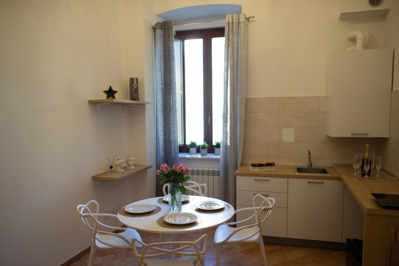 Dimora Del Sole - Intero Appartamento LʼAquila Exterior foto